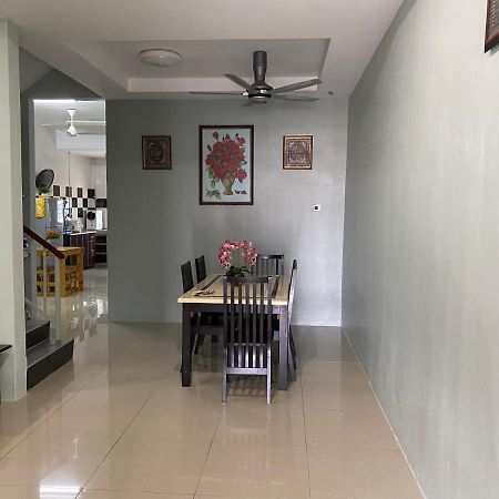 Makmur Homestay Taiping Buitenkant foto